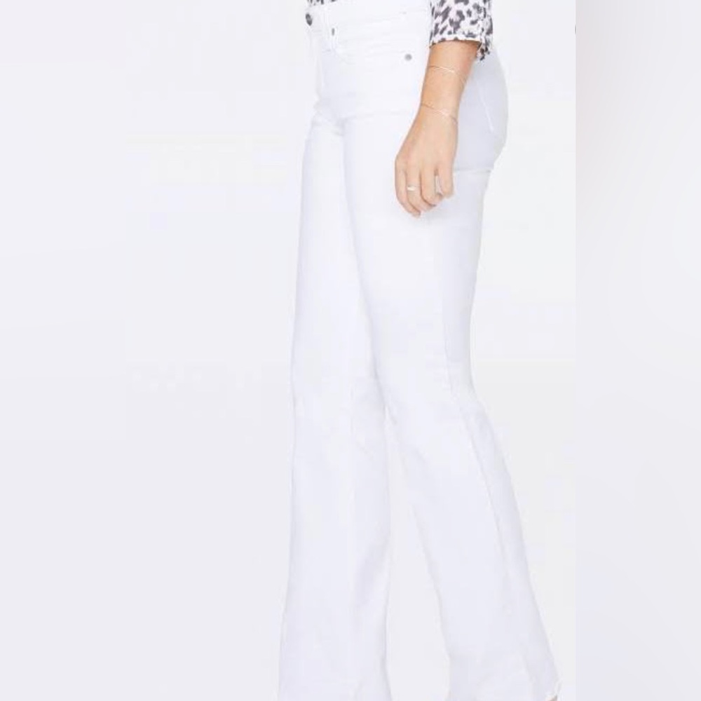 Vince Optic White Stretch Boot Cut Denim Size 31